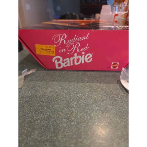 Radiant in Red Barbie Doll Toys R Us Special Edition 1992 Mattel No. 1276 - Picture 5 of 7